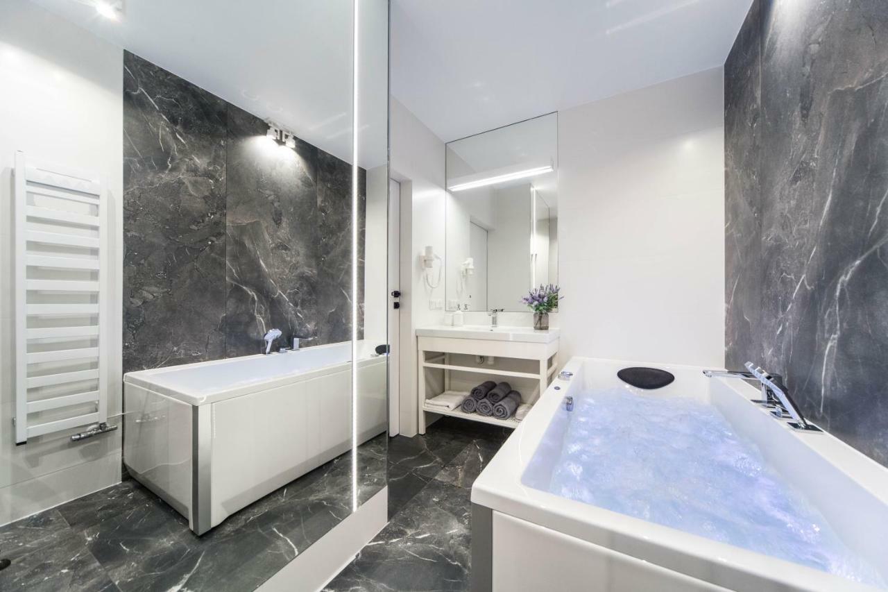 Jacuzzi Apartments クラクフ エクステリア 写真